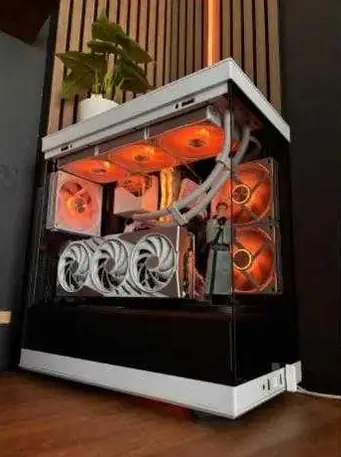 PC blanc aux ventilateurs orange